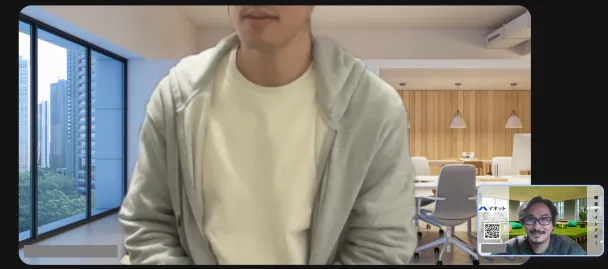 インタビュー中の河合さん