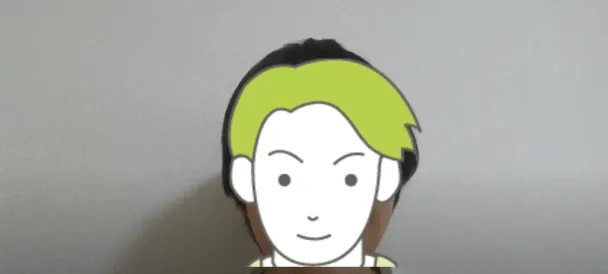 インタビュー中の丸山さん（ソロ）