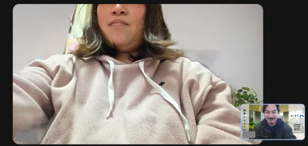 インタビュー中の平岡さん